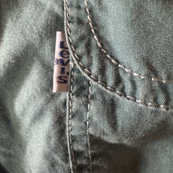 Vintage Levi’s white tab green long sleeve shirt Size XL 100% cotton - Picture 15 of 15